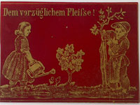 Ausstellung 'Ohne Fleiß kein Preis' -  Fleißbildchen mach(t)en Freude