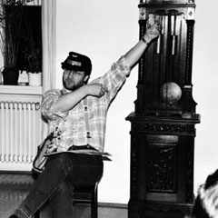 Pater Michael als singender Engel Aloisius beim "unschuldigen Abt"