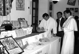 Ausstellungseröffnung mit Abt Hermann Josef, Landrat Reisinger und Fr. Raphael